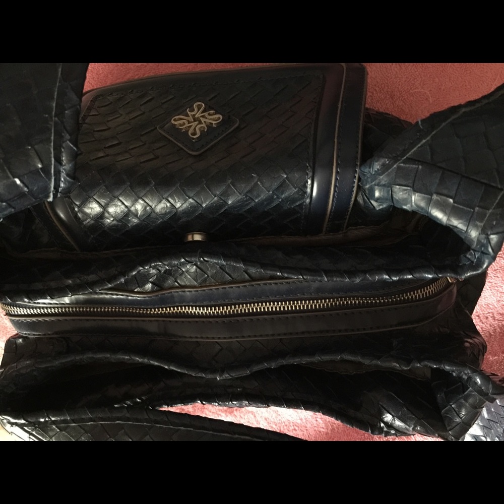 Ladies hand bag